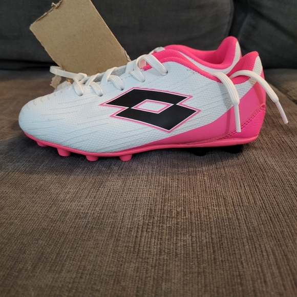 Umbro size 13W cleats NWT - Picture 2 of 3